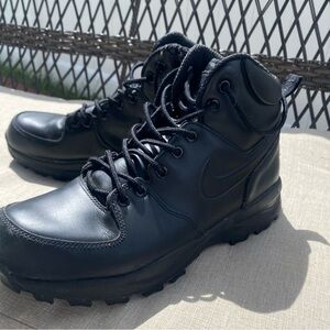 Black Nike Boots